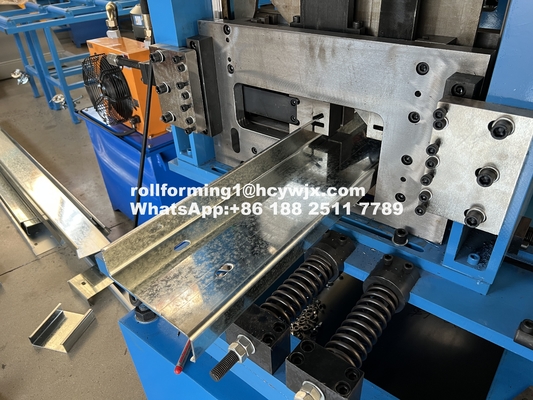 Chain Drive CZ Purlin Roll Forming Machine 14-18 สถานี ความยาวการตัดที่ปรับได้