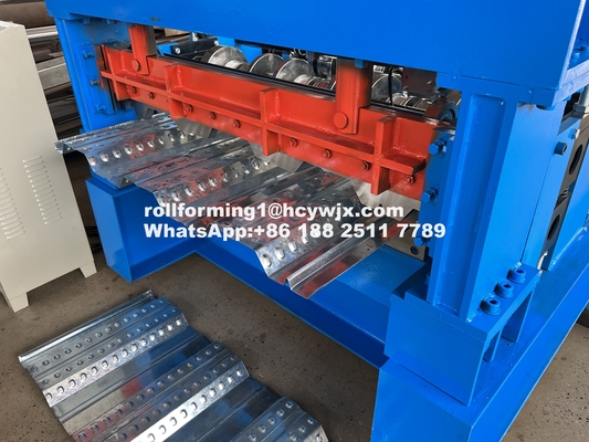 1220 มิลลิเมตร กระดานมีริบ Deck Roll การสร้างเครื่องจักร โครงสร้าง welded กับการควบคุม PLC การตัดไฮดรอลิก