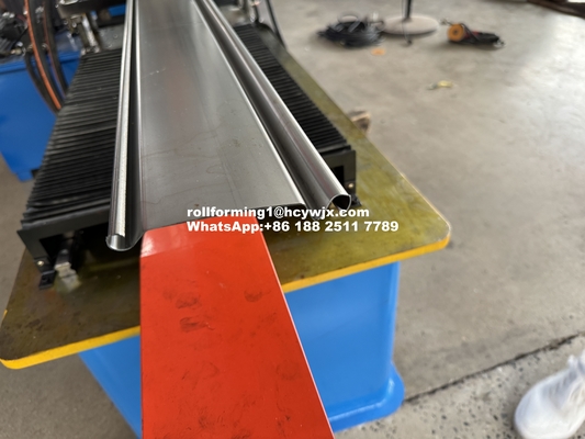 6.5mx1mx1.4m รอลเลอร์ประตูกล่องเครื่องปั้นสําหรับโปรไฟล์ที่กําหนดเองและความกว้างที่แตกต่างกัน