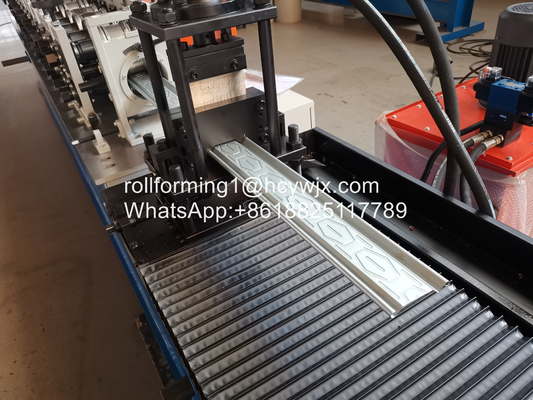 เครื่องปรับความกว้าง Feed Shutter Door Roll Forming สําหรับความหนา 0.8-1.2mm