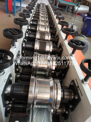 เครื่องปรับความกว้าง Feed Shutter Door Roll Forming สําหรับความหนา 0.8-1.2mm