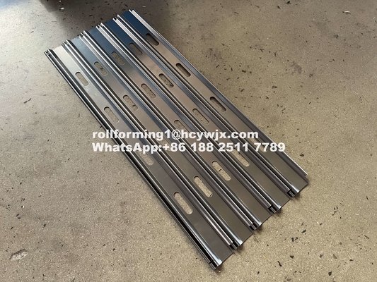 ออนไลน์ Hole Punching Shutter Door Roll Forming Machine มาเลเซีย