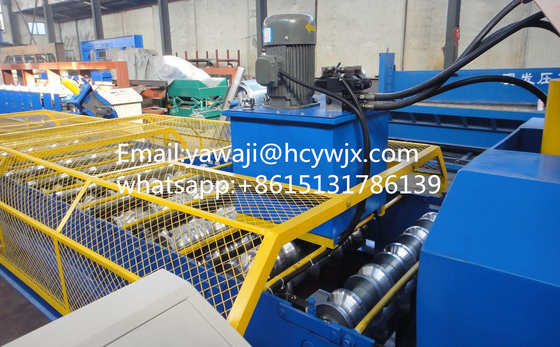 เครื่องยืดหยุ่น Chain Drive Trapezoidal สีกระจก Roof Tile Roll Forming Machine ด้วยกว้างแกน 70 มม.