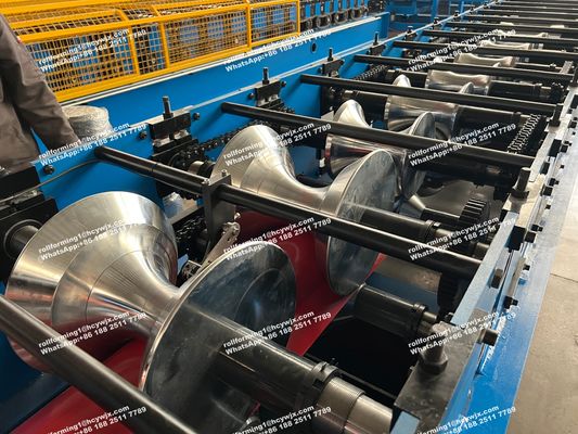 อัตโนมัติ Ridge Cap Roll Forming Machine เครื่องผลิตกระเบื้องหลังคา เครื่องตัดไฮดรอลิก