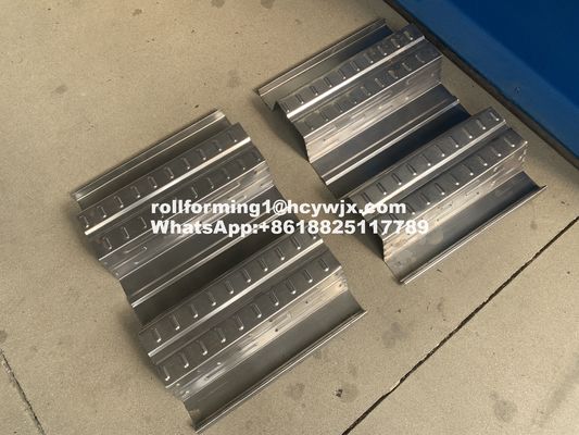 เครื่องขึ้นรูปม้วนดาดฟ้าเหล็ก CE 1mm , เครื่องรีดขึ้นรูปเย็น 850mm