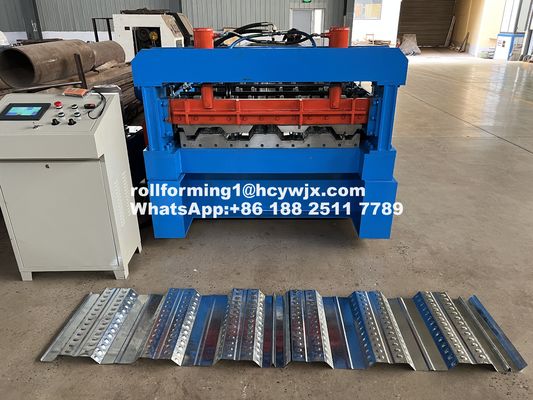 1220 มิลลิเมตร กระดานมีริบ Deck Roll การสร้างเครื่องจักร โครงสร้าง welded กับการควบคุม PLC การตัดไฮดรอลิก