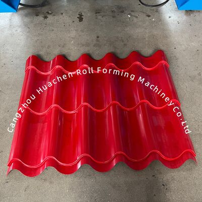 เครื่องขึ้นรูปม้วนหลังคาโลหะแบบกำหนดเอง 13-22 พร้อมแรงดันไฟฟ้า 380V และกำลังไฟ 5.5+4KW สำหรับกระเบื้องเหล็กเคลือบสี